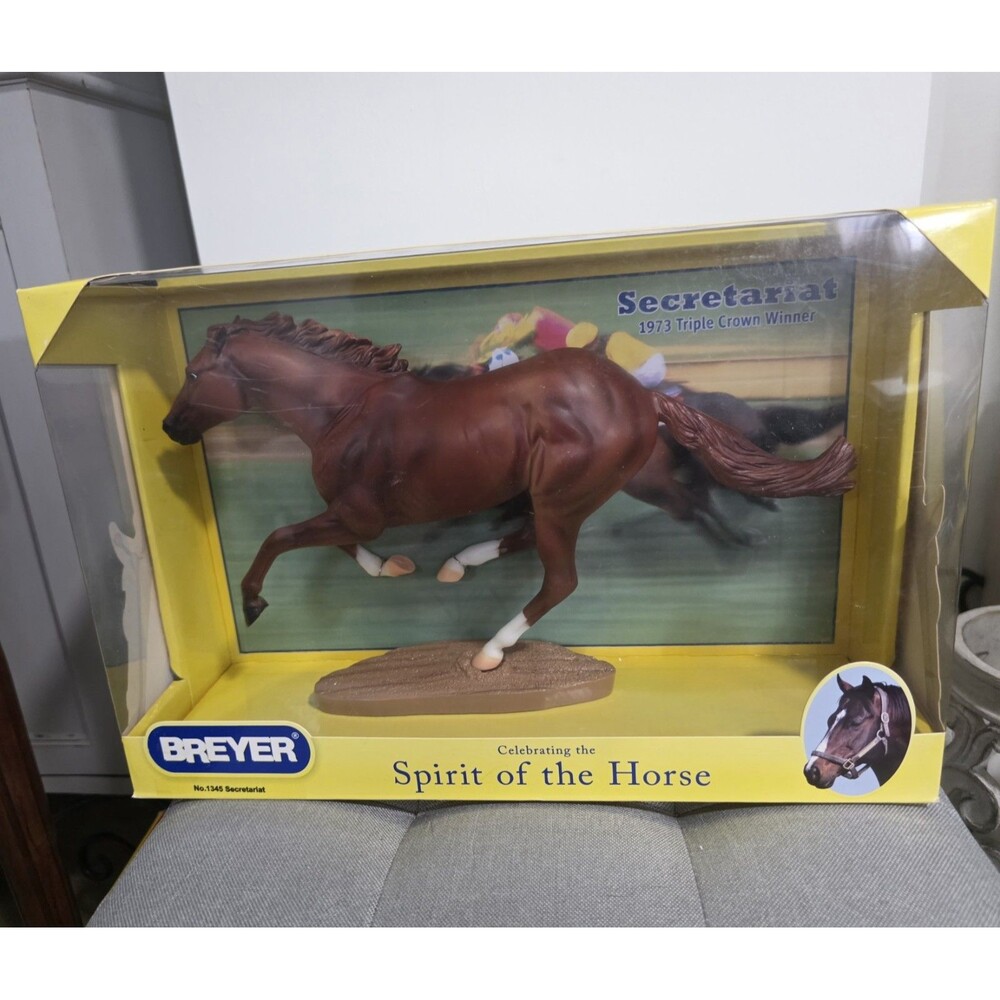 RETIRED Brand New BREYER Secretariat Triple Crown Winner #1345 2009 1:9 NiB HtF